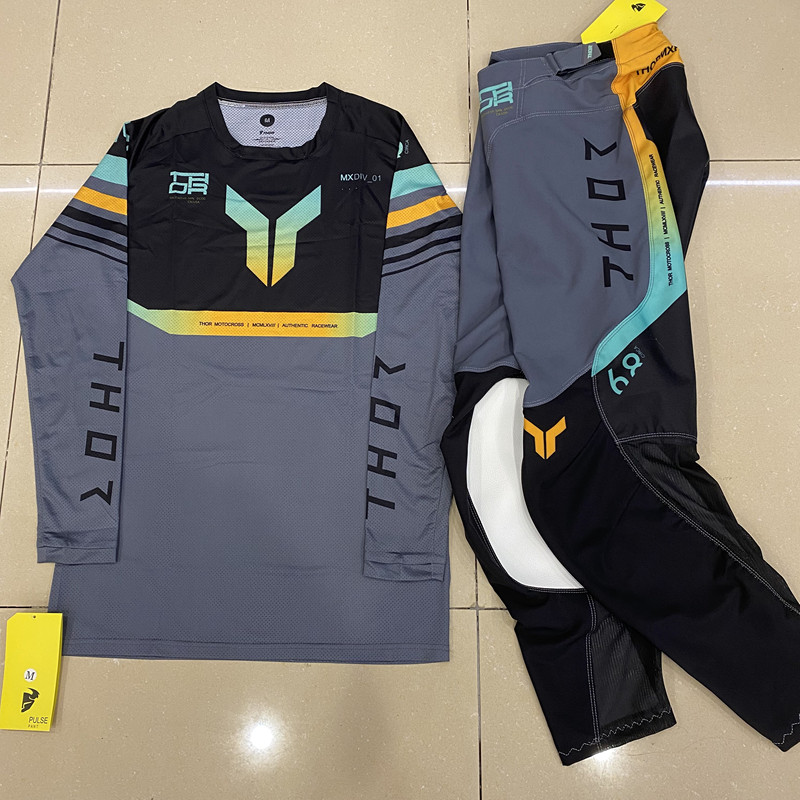 ชุดกีฬาขี่มอเตอร์ไซค์แบบออฟโรด - Riding Gear บทวิจารณ์และราคา
